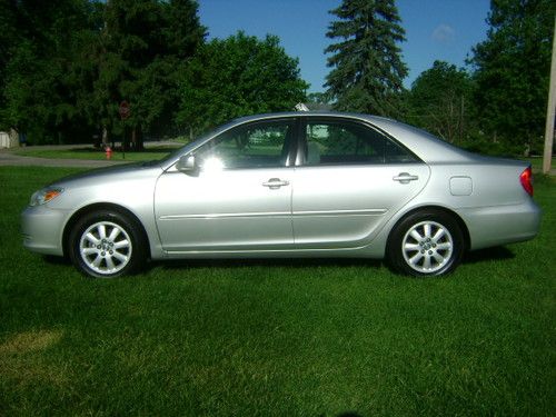 2002 toyota camry xle 2.4l moon roof well equip 1 owner clean carfax low reserve