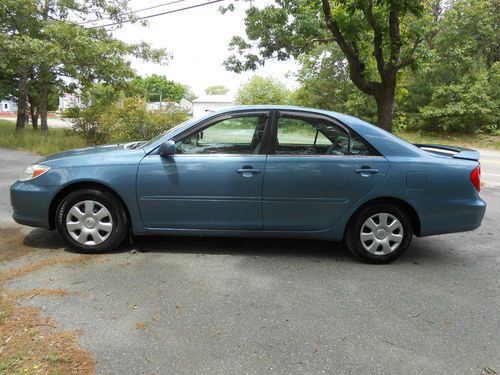 02 toyota camry le in excellent condition good miles
