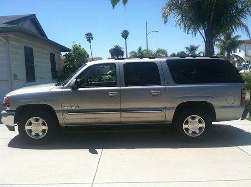 Gmc car yukon xl silver