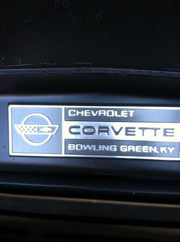 1988 Chevrolet Corvette 10,380 ORIGINAL MILES 1-OWNER Hatchback 2-Door 5.7L auto, image 9