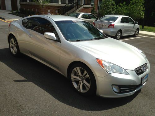 2010 hyundai genesis coupe 3.8 grand touring coupe 2-door 3.8l