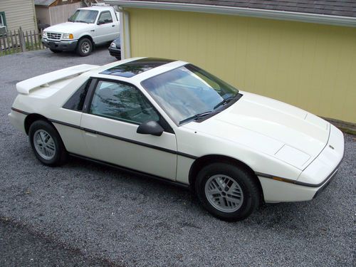 1985 pontiac fiero sport coupe 2-door 2.5l
