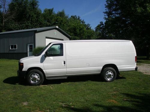 2009 ford e-250 base extended cargo van 3-door 4.6l