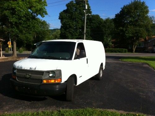 2006 chevrolet express 2500 base standard cargo van 4-door 4.8l