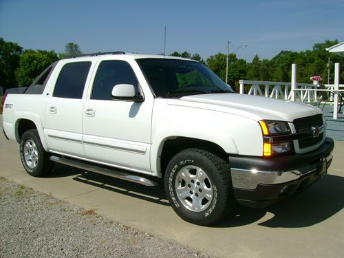 2006 chevrolet avalanche 1500 z71 crew cab pickup 4-door 5.3l