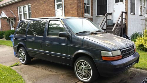 1995 dodge caravan se, 80,212 miles, 3.3 l v6, blue