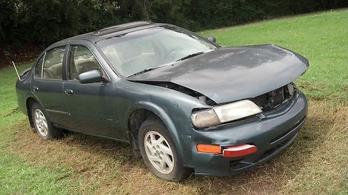 1997 nissan maxima gle - wrecked