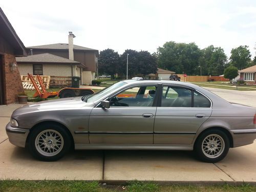 1997 bmw 528i base sedan 4-door 2.8l