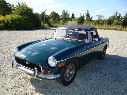 1972 mgb british racing green,chrome bumper,overdrive,tan interior,convertible