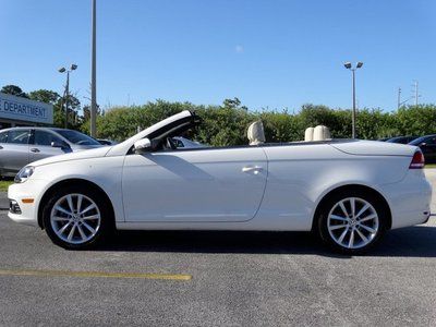 2012 Volkswagen Eos Komfort Hardtop Convertible One Owner only 17k miles, image 2