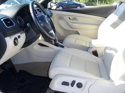 2012 Volkswagen Eos Komfort Hardtop Convertible One Owner only 17k miles, image 3