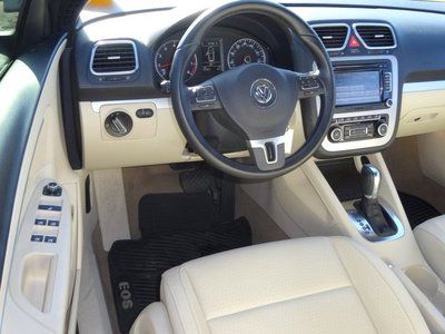 2012 Volkswagen Eos Komfort Hardtop Convertible One Owner only 17k miles, image 5