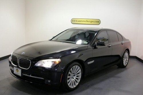 Financing available heated seats sunroof backup camera v8 rwd