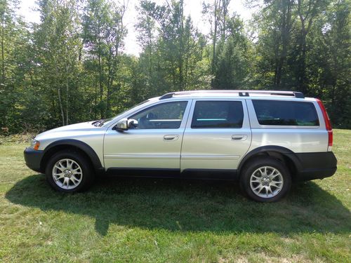 2007 volvo xc70 base wagon 4-door 2.5l