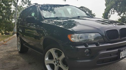 2001 BMW X5 with 4.4L DOHC 32-valve V8- Sport Package - Navigation - Black/Black, image 11