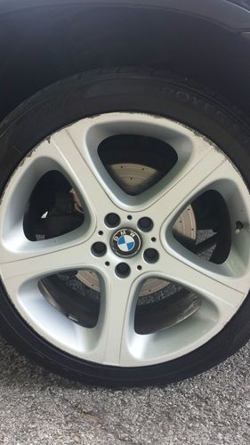 2001 BMW X5 with 4.4L DOHC 32-valve V8- Sport Package - Navigation - Black/Black, image 23