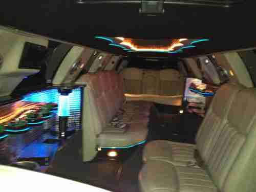 2004 Lincoln Town Car Signature Sedan 4-Door 4.6L, US $19,500.00, image 4