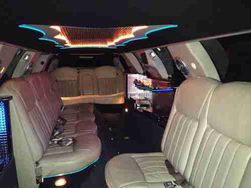 2004 Lincoln Town Car Signature Sedan 4-Door 4.6L, US $19,500.00, image 6