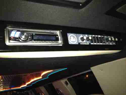 2004 Lincoln Town Car Signature Sedan 4-Door 4.6L, US $19,500.00, image 10
