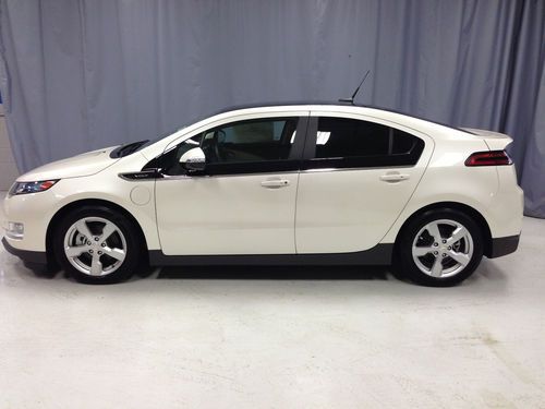 2012 chevrolet volt hatchback 4-door msrp $45,615