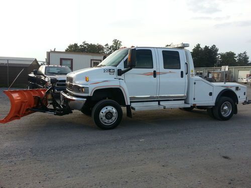 20055 chevrolet c4500 4x4 crew cab. snow plow .wheel lift,tow wrecker