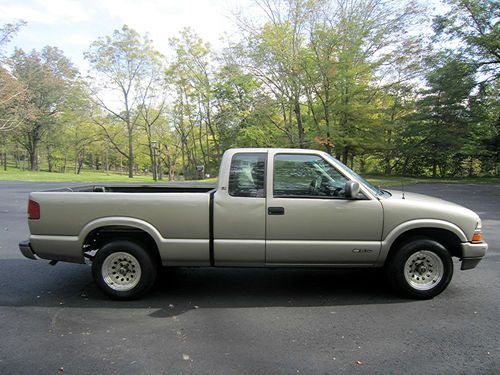 No reserve 2000 chevrolet s10 ls extended cab pickup 3-door 2.2l