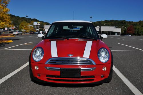 Mini cooper hatchback 2-door 1.6l no reserve 5 speed manual panorama sun roof