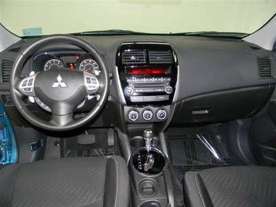 SE SUV 2.0L CD 4 wheel disc brakes ABS brakes AM/FM radio:  SiriusXM Knee airbag, image 11