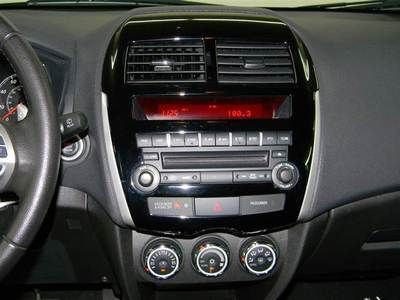 SE SUV 2.0L CD 4 wheel disc brakes ABS brakes AM/FM radio:  SiriusXM Knee airbag, image 12