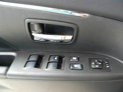 SE SUV 2.0L CD 4 wheel disc brakes ABS brakes AM/FM radio:  SiriusXM Knee airbag, image 13
