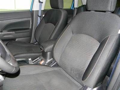 SE SUV 2.0L CD 4 wheel disc brakes ABS brakes AM/FM radio:  SiriusXM Knee airbag, image 18
