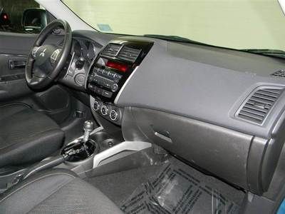 SE SUV 2.0L CD 4 wheel disc brakes ABS brakes AM/FM radio:  SiriusXM Knee airbag, image 22