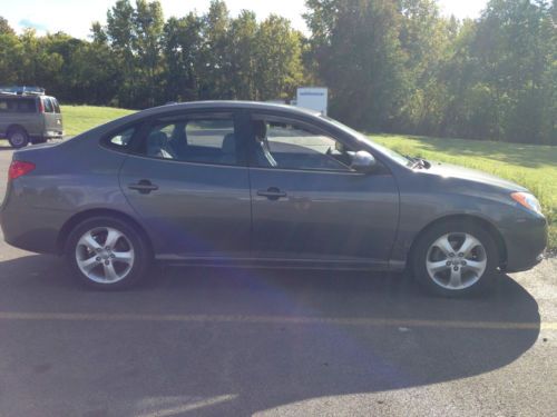 2007 hyundai elantra limited sedan 4-door 2.0l great condition very clean