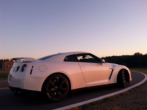 2011 nissan gt-r premium coupe