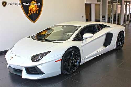 2012 lamborghini aventador lp 700-4 coupe