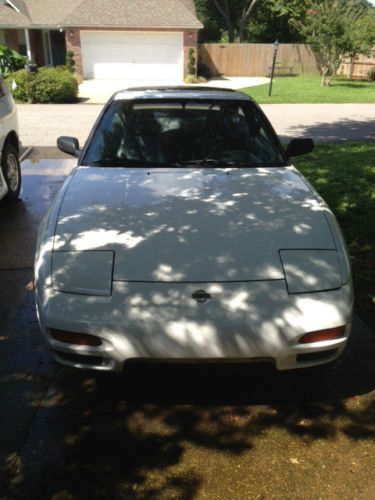 1991 nissan 240sx le hatchback 2-door 2.4l