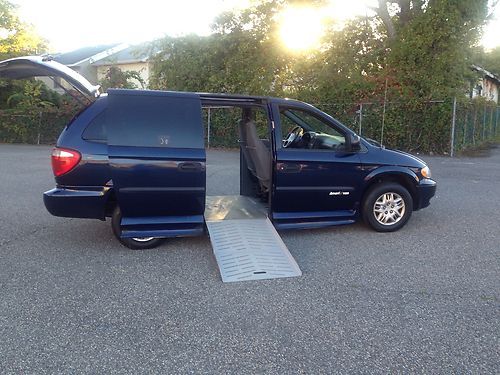 Van wheelchair handicap  ramp side entry dodge gran caravan 2004 american van