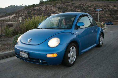 2000 vw beetle 2.0 ltr 5 speed manual, sunroof a/c, leather interior cd changer