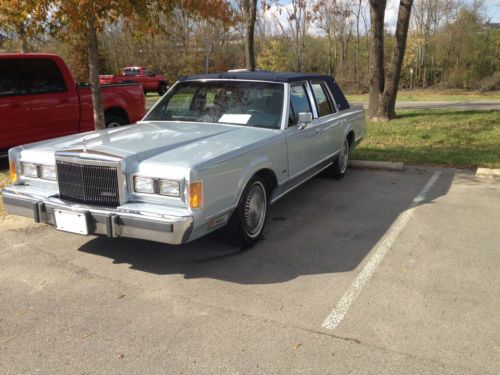 1989 lincoln continental signature sedan 4-door 3.8l