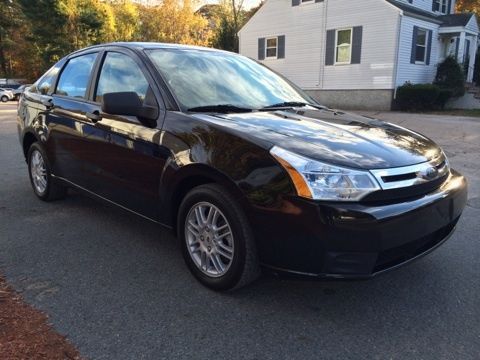 2010 ford focus se sedan 4-door 2.0l