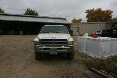 2000 dodge ram 2500 quad - white, 8cy.