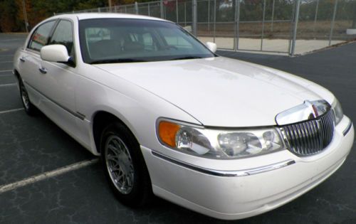 2001 lincoln town car signature 62k miles leather seats wood trim no reserve