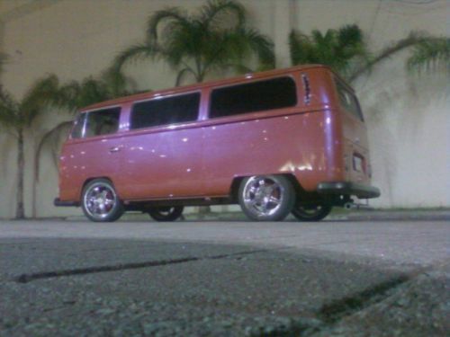 1970 Volkswagen Bus, image 2