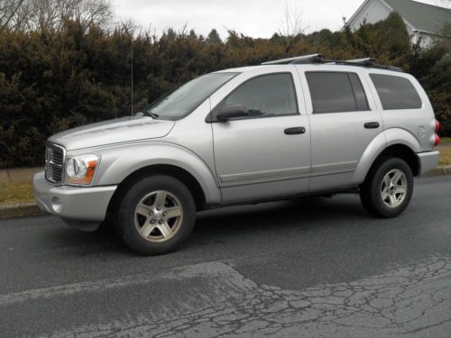 2004 silver dodge durango - needs transmission - does not run