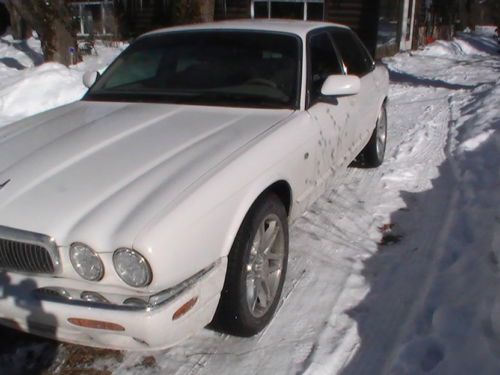 2002 jaguar xj8 base sedan 4-door 4.0l