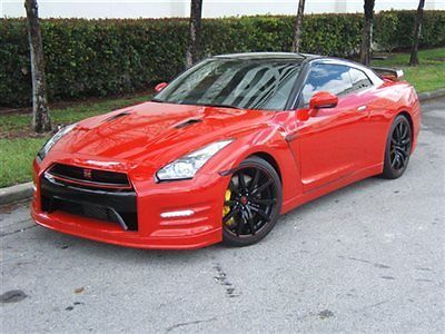 2012 nissan gtr premium.