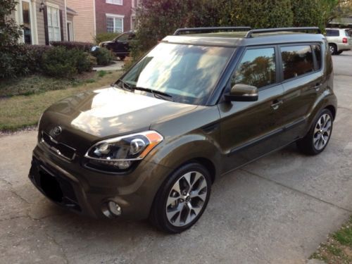 2013 kia soul exclaim hatchback 4-door 2.0l moonroof, fog lights, sirius 15k mi