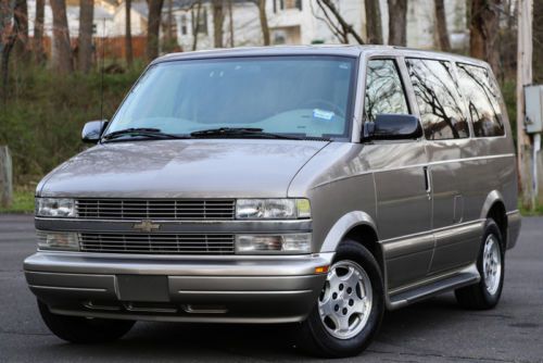 2005 chevrolet astro extended sport awd v6 van 1 owner 23k mi carfax 3rd row