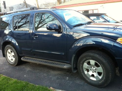2007 blue nissan pathfinder se