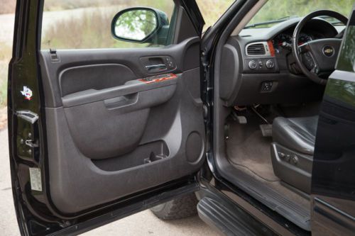 2010 Chevrolet Suburban 1500 LT, Hi-Lo 4x4, HD Trailering Package, image 11